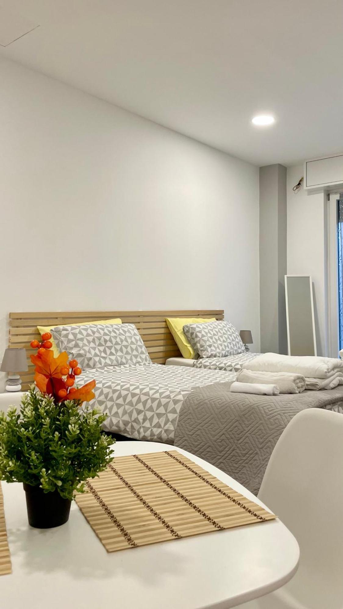 Onlyroomsrho Rho