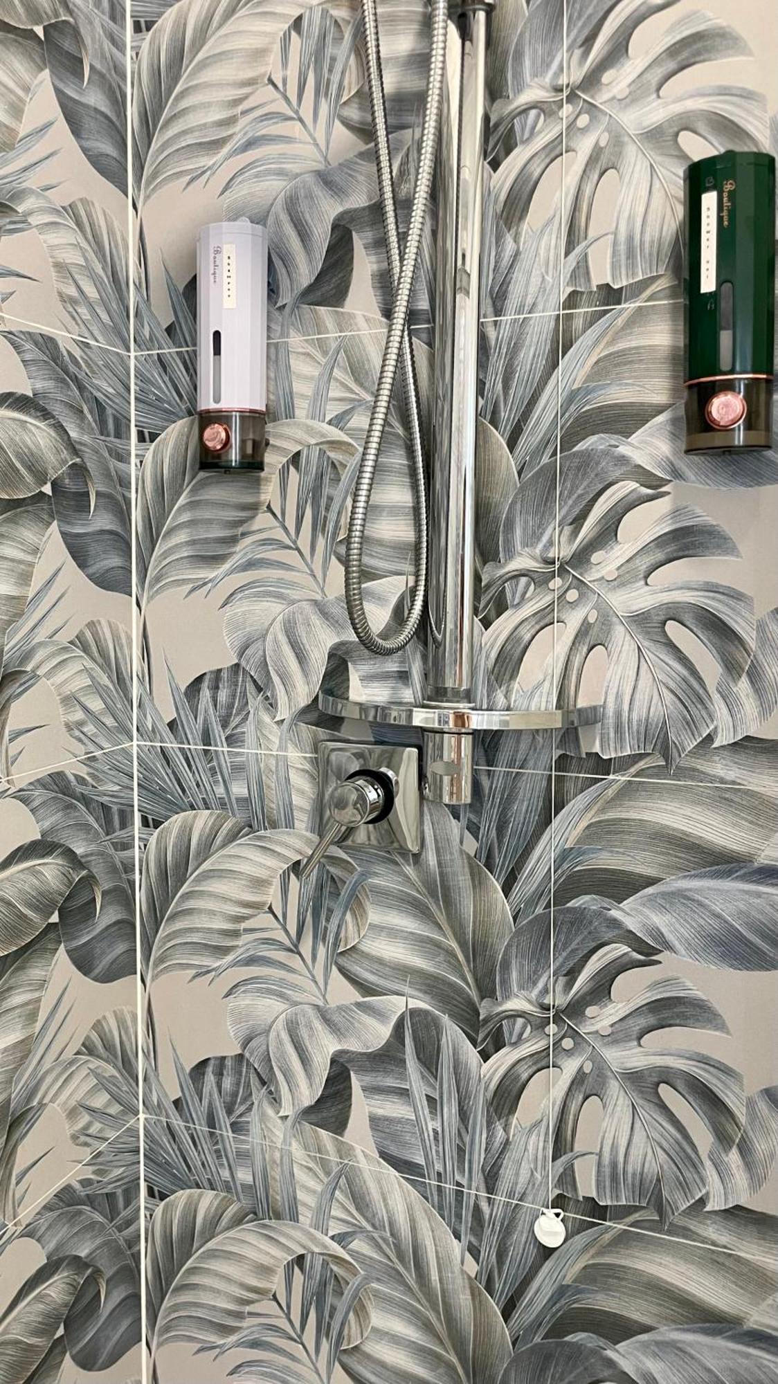 Onlyroomsrho